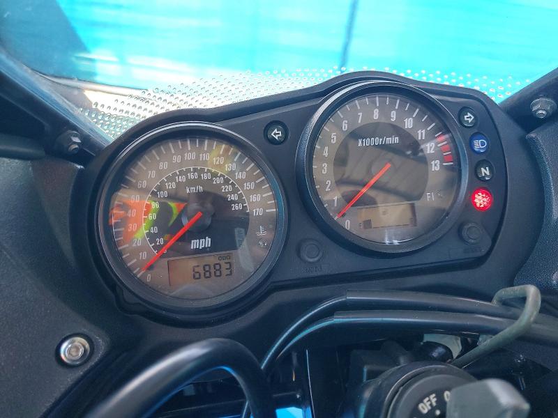 41894776 :رقم المزاد ، JKAZRDK135A000015 vin ، 2005 Kawasaki Zr750 مزاد بيع
