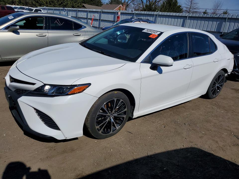 2018 Toyota Camry მანქანა იყიდება აუქციონზე, vin: 4T1B11HK4JU643894, აუქციონის ნომერი: 49740526