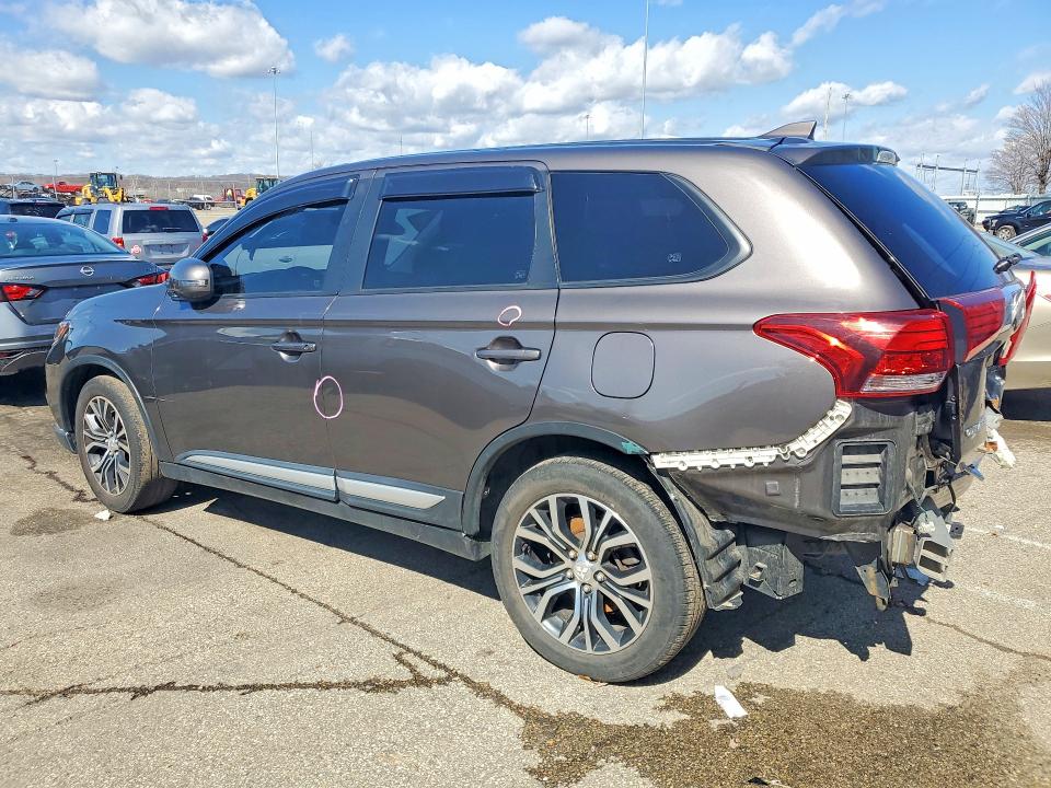 Продаж на аукціоні авто 2018 Mitsubishi Outlander, vin: JA4AD3A38JZ035153, номер лоту: 41999636