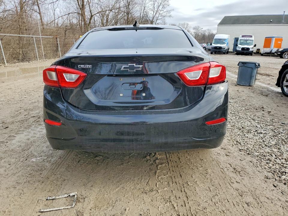 79258915 :رقم المزاد ، 1G1BC5SM7J7225823 vin ، 2018 Chevrolet Cruze مزاد بيع