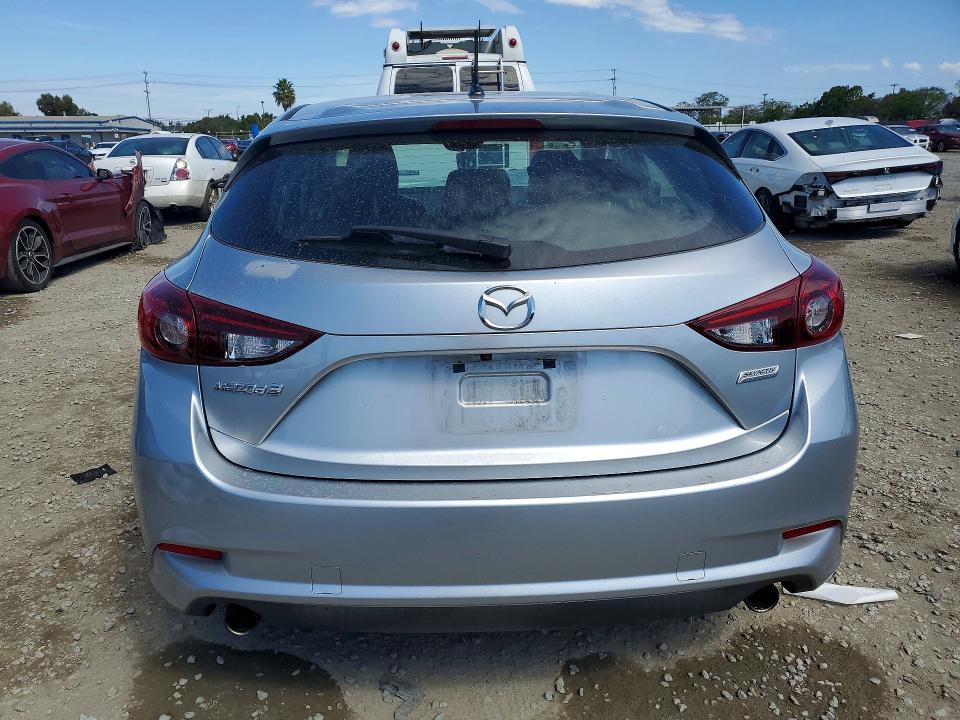 41845116 :رقم المزاد ، 3MZBN1K77JM208818 vin ، 2018 Mazda 3 مزاد بيع