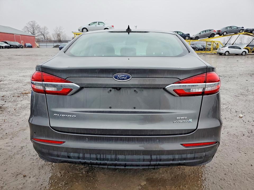 46561526 :رقم المزاد ، 3FA6P0MU7KR155656 vin ، 2019 Ford Fusion مزاد بيع