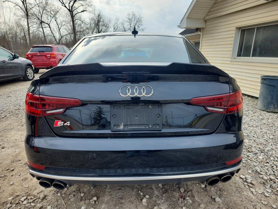 47615246 :رقم المزاد ، WAUB4AF43JA126813 vin ، 2018 Audi S4 مزاد بيع