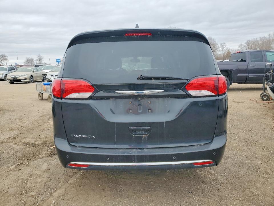 42070196 :رقم المزاد ، 2C4RC1EG8HR796380 vin ، 2017 Chrysler Pacifica مزاد بيع