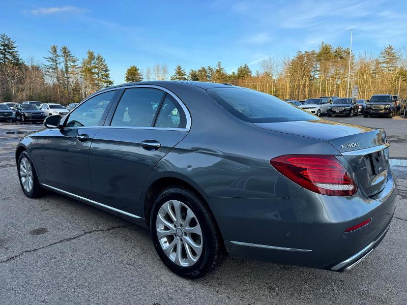 46028766 :رقم المزاد ، WDDZF4KB2HA126772 vin ، 2017 Mercedes-benz E مزاد بيع