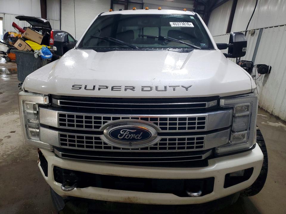 46373816 :رقم المزاد ، 1FT8W3BT6JEB63931 vin ، 2018 Ford F350 مزاد بيع
