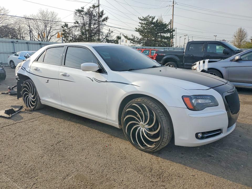 48017586 :رقم المزاد ، 2C3CCAGG5EH352639 vin ، 2014 Chrysler 300 مزاد بيع