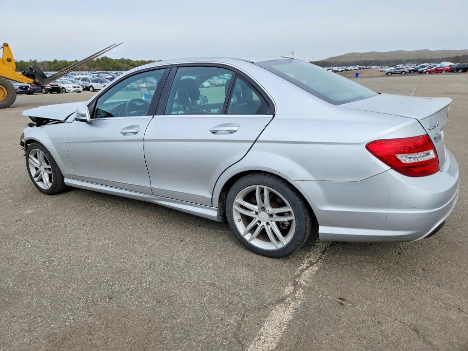 Продажа на аукционе авто 2013 Mercedes-benz C, vin: WDDGF8AB4DA884784, номер лота: 47821116