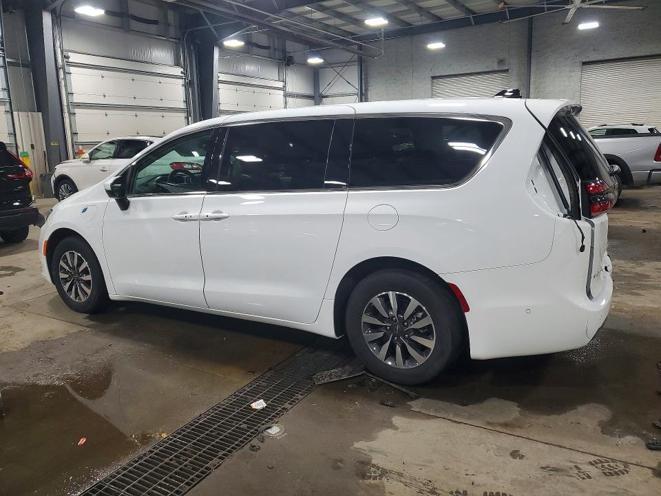 Aukcja sprzedaży 2023 Chrysler Pacifica, vin: 2C4RC1L73PR542805, numer aukcji: 46105976