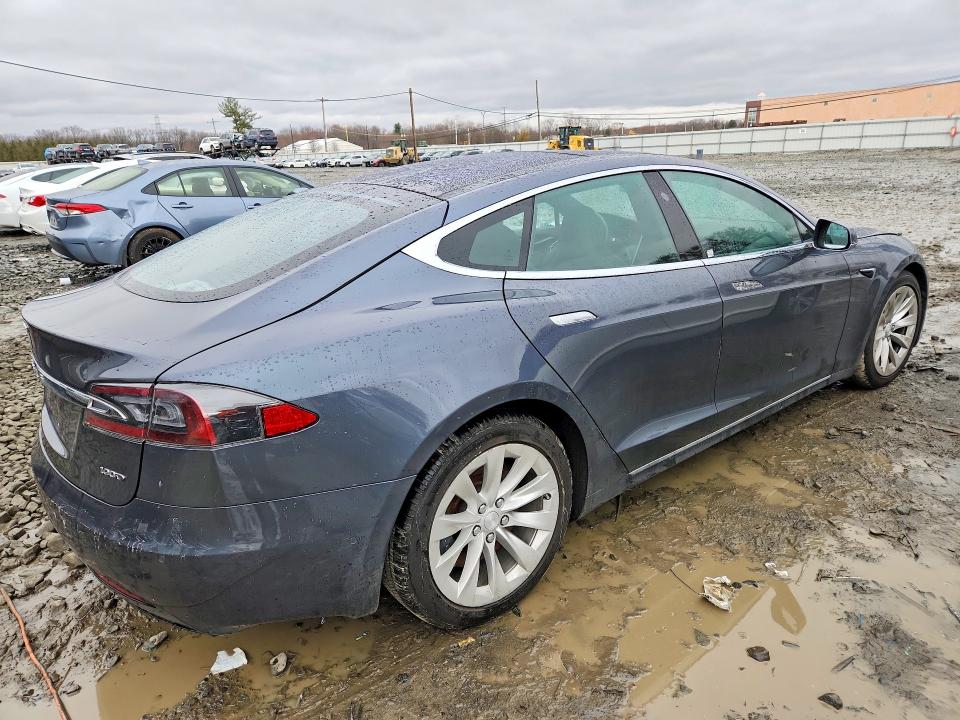 Продажа на аукционе авто 2018 Tesla Model S, vin: 5YJSA1E2XJF258115, номер лота: 46502086