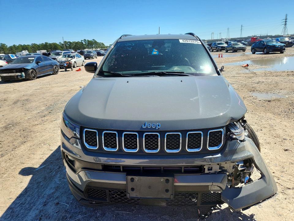 42013376 :رقم المزاد ، 3C4NJDBN0PT551478 vin ، 2023 Jeep Compass مزاد بيع