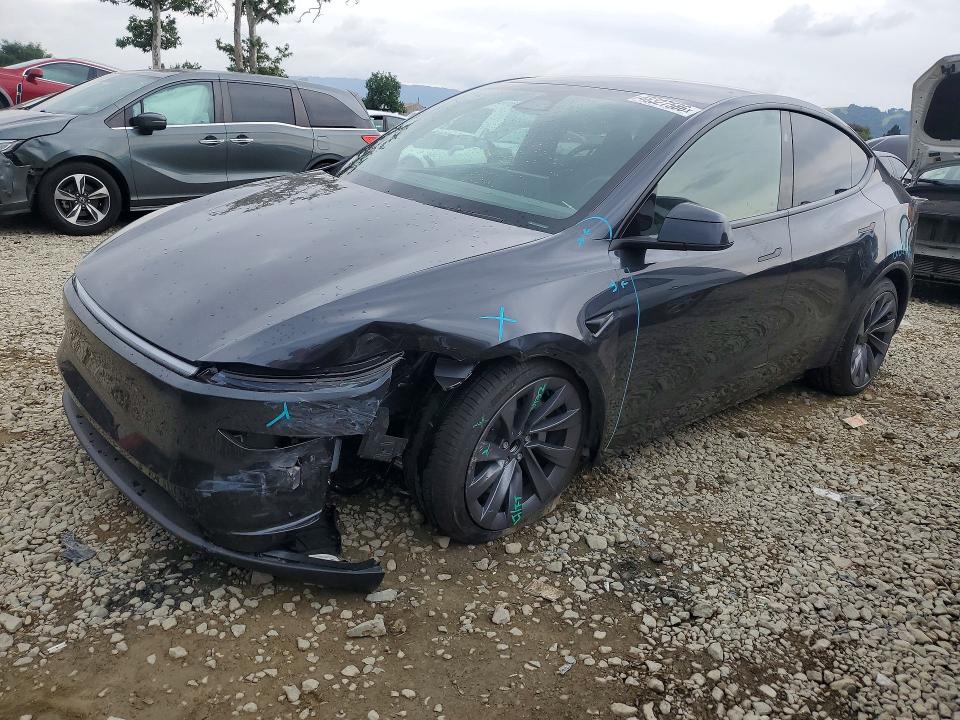 48327586 :رقم المزاد ، 7SAYGDED9TF585106 vin ، 2026 Tesla Model Y مزاد بيع