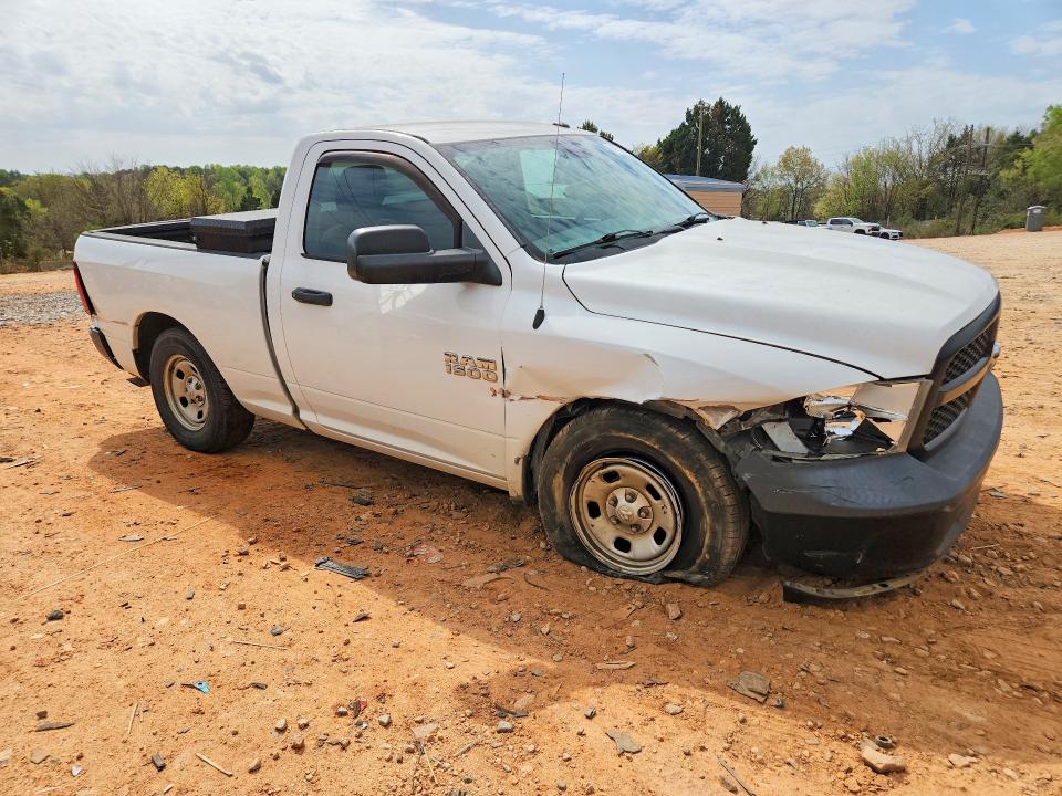 Продажа на аукционе авто 2015 Ram 1500, vin: 3C6JR6AG7FG660413, номер лота: 47974546