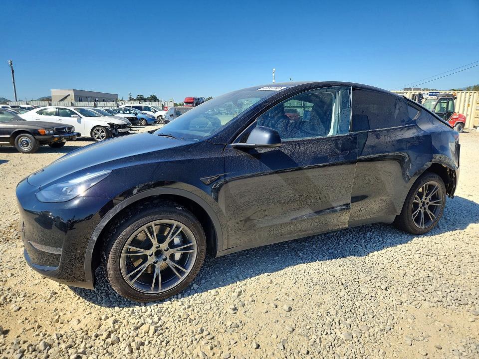 Продажа на аукционе авто 2025 Tesla Model Y, vin: 7SAYGDED5SF256191, номер лота: 46815596