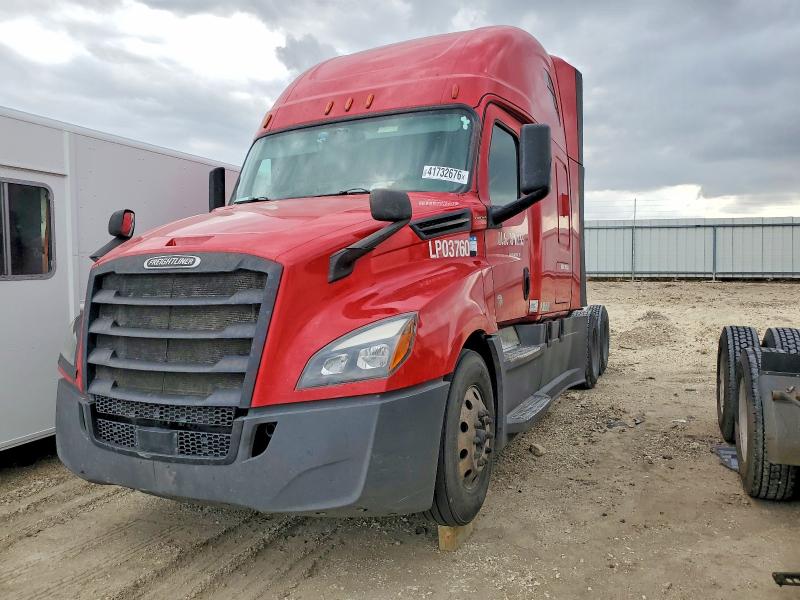 41732676 :رقم المزاد ، 3AKJHHDR9LSLJ7280 vin ، 2020 Freightliner Cascadia 126 مزاد بيع