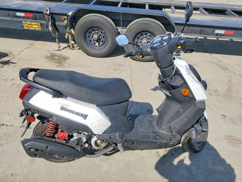 77424615 :رقم المزاد ، RFVBFBF98N1002577 vin ، 2022 Genuine Scooter Co. Hooligan مزاد بيع