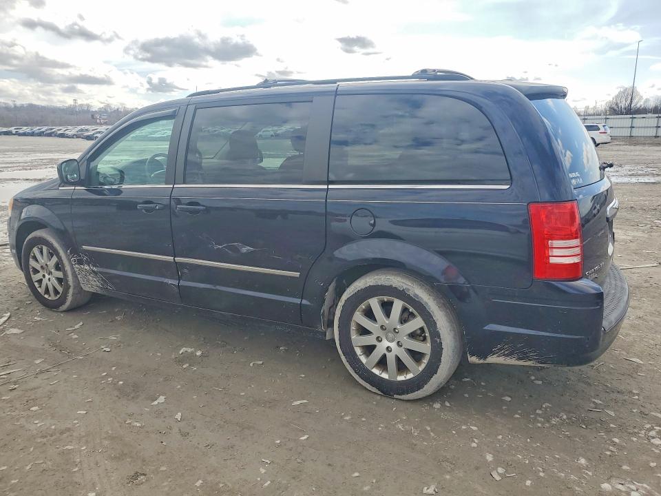 2010 Chrysler Town & Country მანქანა იყიდება აუქციონზე, vin: 2A4RR5D16AR241138, აუქციონის ნომერი: 41957826