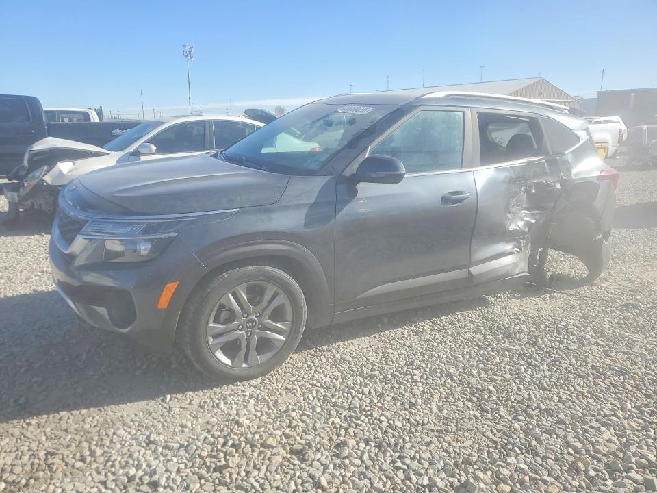46689596 :رقم المزاد ، KNDEU2AA1M7052277 vin ، 2021 Kia Seltos مزاد بيع