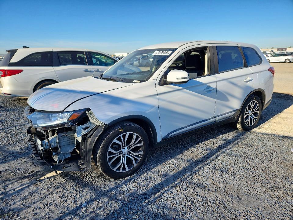 Продаж на аукціоні авто 2018 Mitsubishi Outlander, vin: JA4AD3A38JZ051191, номер лоту: 42069456