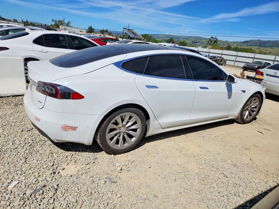 47630026 :رقم المزاد ، 5YJSA1E20GF141006 vin ، 2016 Tesla Model S مزاد بيع