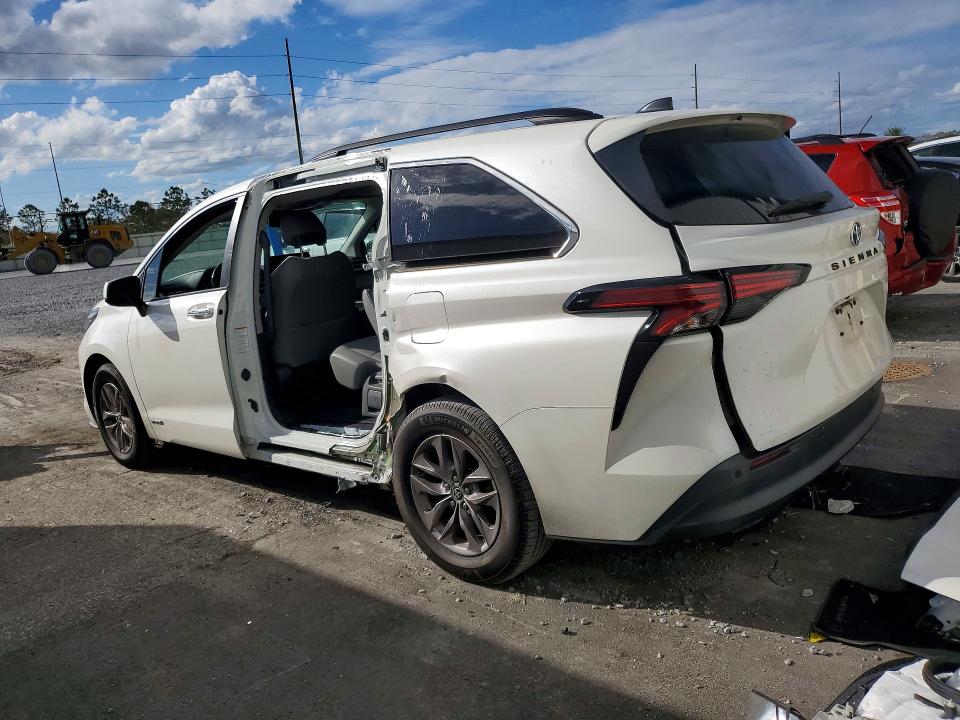 79535255 :رقم المزاد ، 5TDYRKEC4MS026577 vin ، 2021 Toyota Sienna مزاد بيع