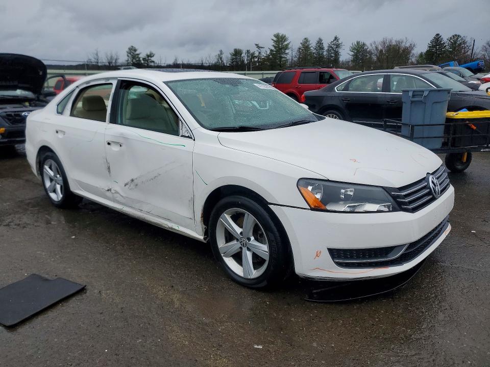 41723856 :رقم المزاد ، 1VWBP7A30CC076694 vin ، 2012 Volkswagen Passat مزاد بيع