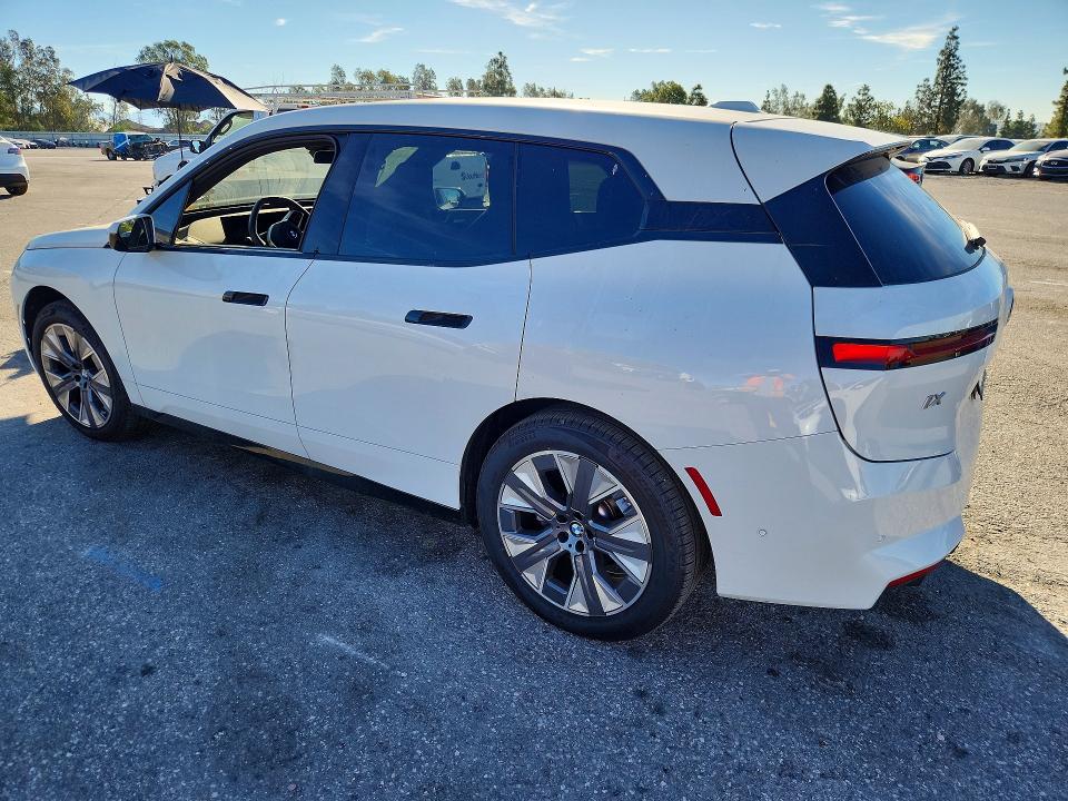46040556 :رقم المزاد ، WB543CF04TCV02588 vin ، 2026 Bmw Ix مزاد بيع