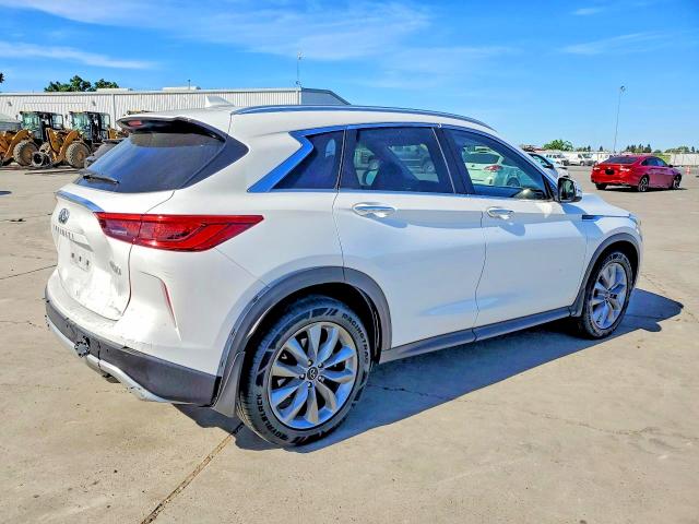 47302526 :رقم المزاد ، 3PCAJ5BA2MF118708 vin ، 2021 Infiniti Qx50 مزاد بيع