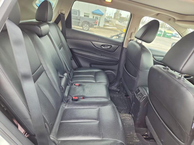 41589886 :رقم المزاد ، 5N1AT2MV1FC761877 vin ، 2015 Nissan Rogue مزاد بيع