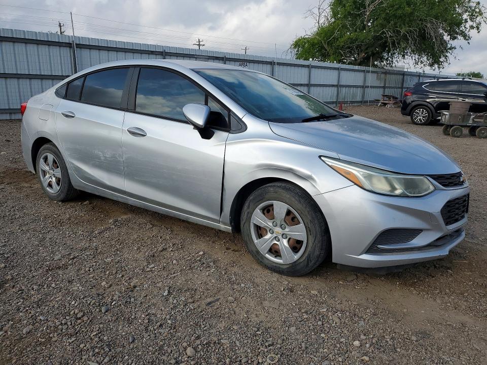 47786246 :رقم المزاد ، 1G1BC5SMXJ7111587 vin ، 2018 Chevrolet Cruze مزاد بيع