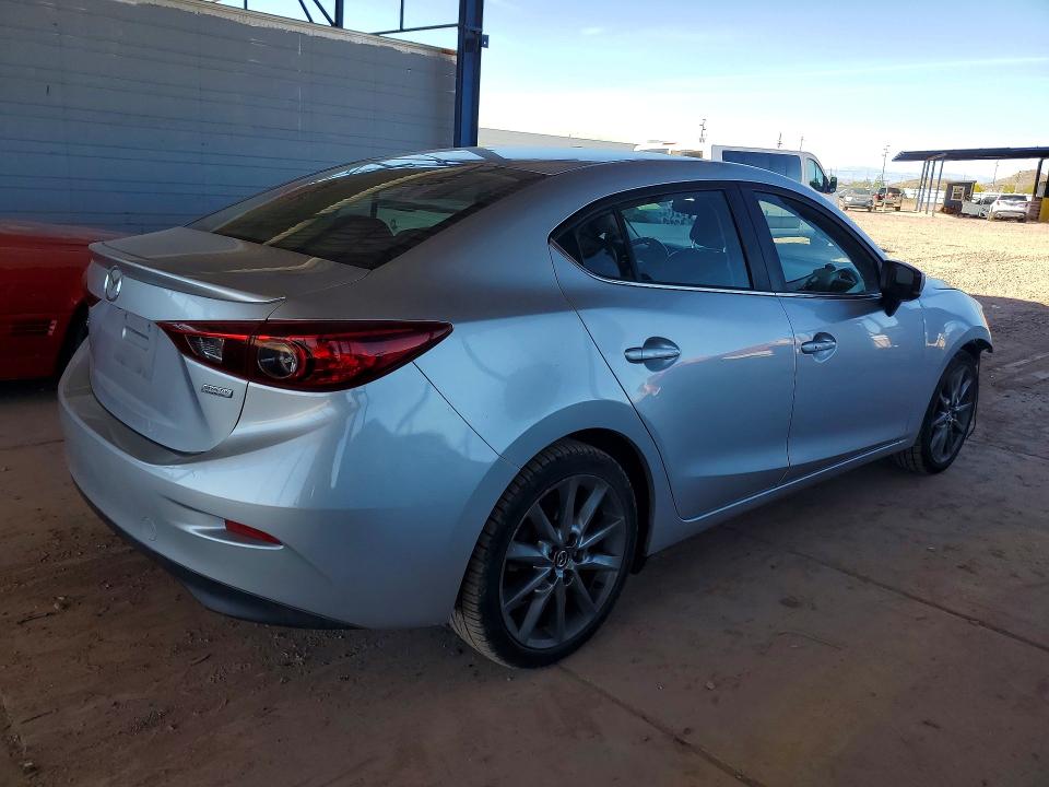 2018 Mazda 3 მანქანა იყიდება აუქციონზე, vin: 3MZBN1V30JM202755, აუქციონის ნომერი: 46341226