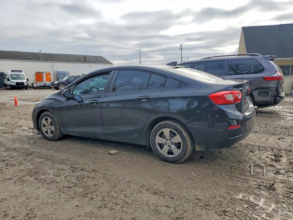 79258915 :رقم المزاد ، 1G1BC5SM7J7225823 vin ، 2018 Chevrolet Cruze مزاد بيع