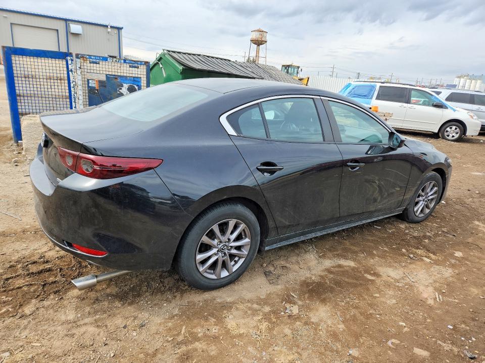 2021 Mazda 3 მანქანა იყიდება აუქციონზე, vin: JM1BPAA7XM1333232, აუქციონის ნომერი: 47292936