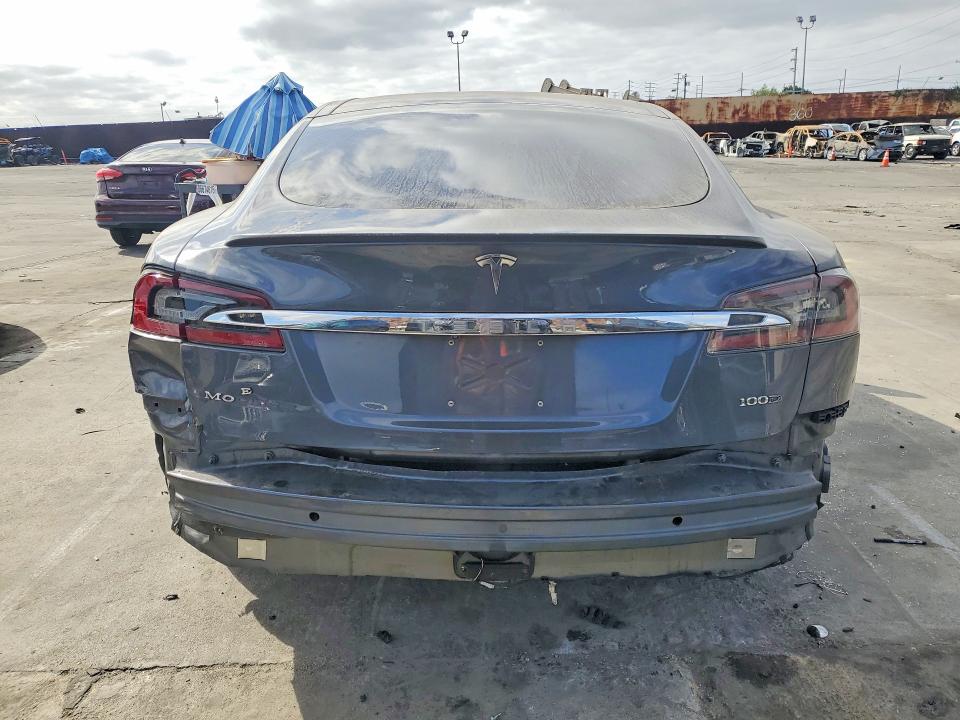 41916776 :رقم المزاد ، 5YJSA1E26HF219371 vin ، 2017 Tesla Model S مزاد بيع
