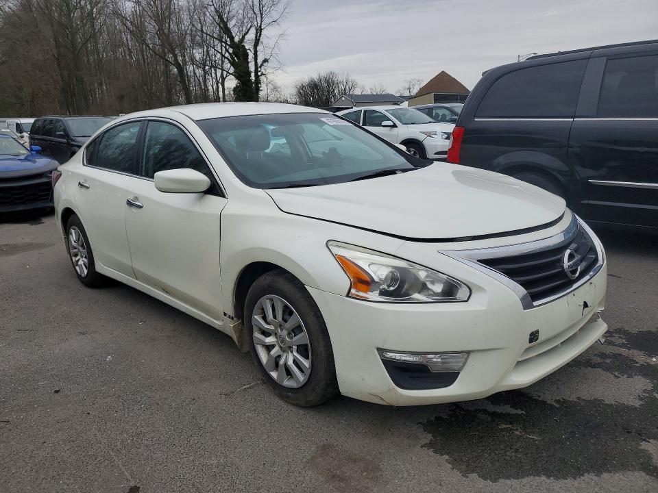 2015 Nissan Altima მანქანა იყიდება აუქციონზე, vin: 1N4AL3AP9FC469125, აუქციონის ნომერი: 47900226