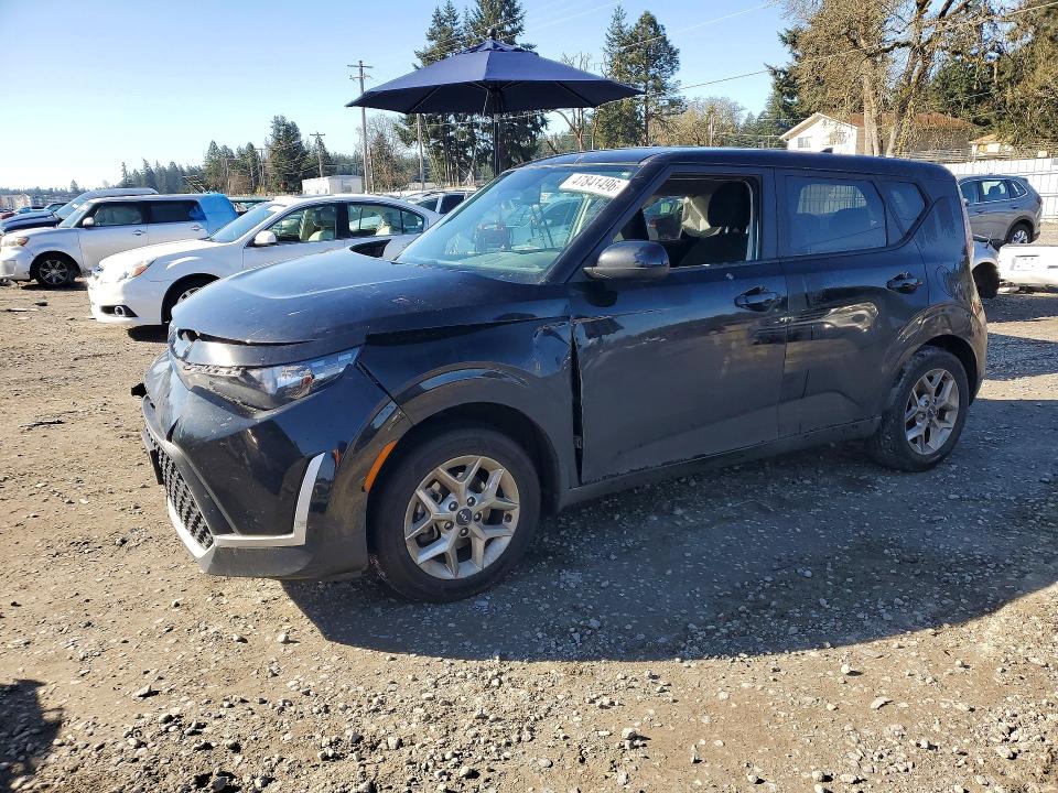 47841496 :رقم المزاد ، KNDJ23AU6P7890572 vin ، 2023 Kia Soul مزاد بيع
