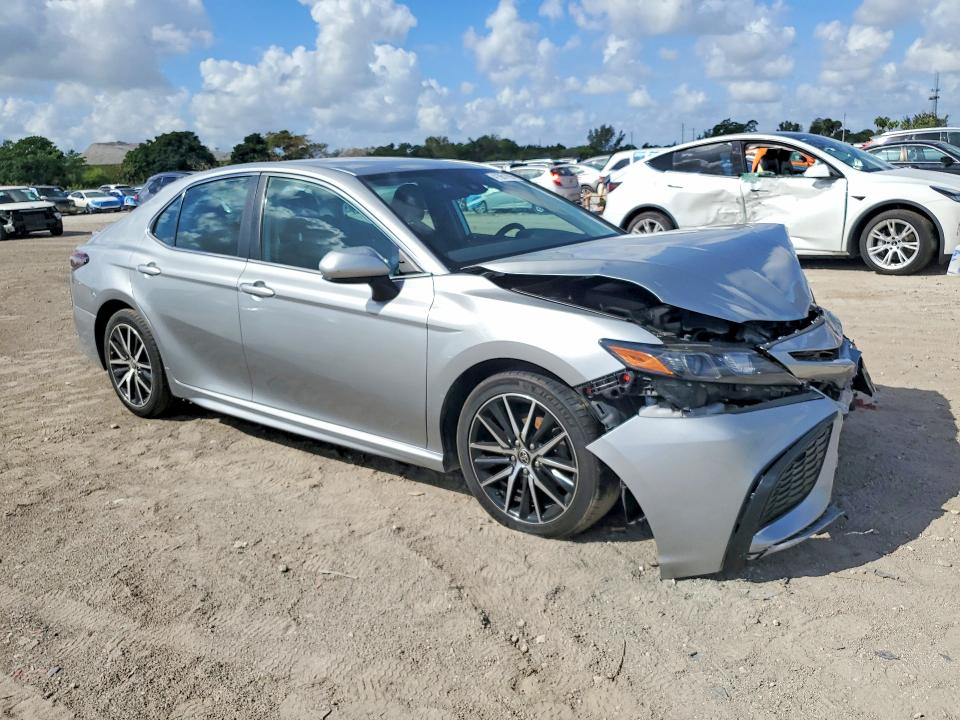 Aukcja sprzedaży 2021 Toyota Camry, vin: 4T1G11AK2MU451362, numer aukcji: 41981896