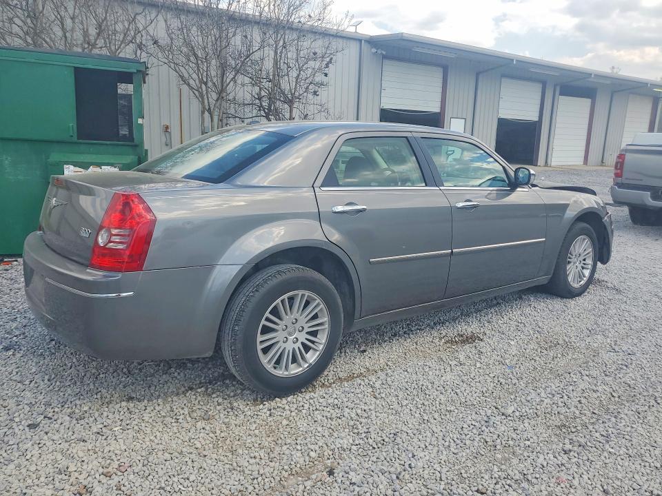 2010 Chrysler 300 მანქანა იყიდება აუქციონზე, vin: 2C3CA1CV8AH318912, აუქციონის ნომერი: 47601676