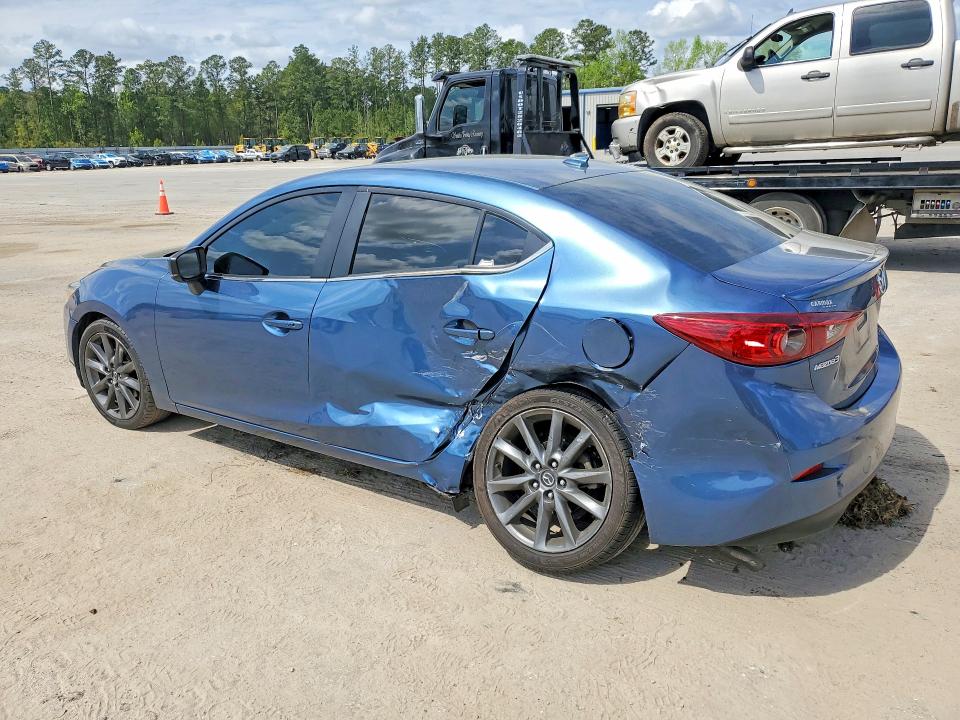 48013696 :رقم المزاد ، 3MZBN1V38JM271080 vin ، 2018 Mazda 3 مزاد بيع