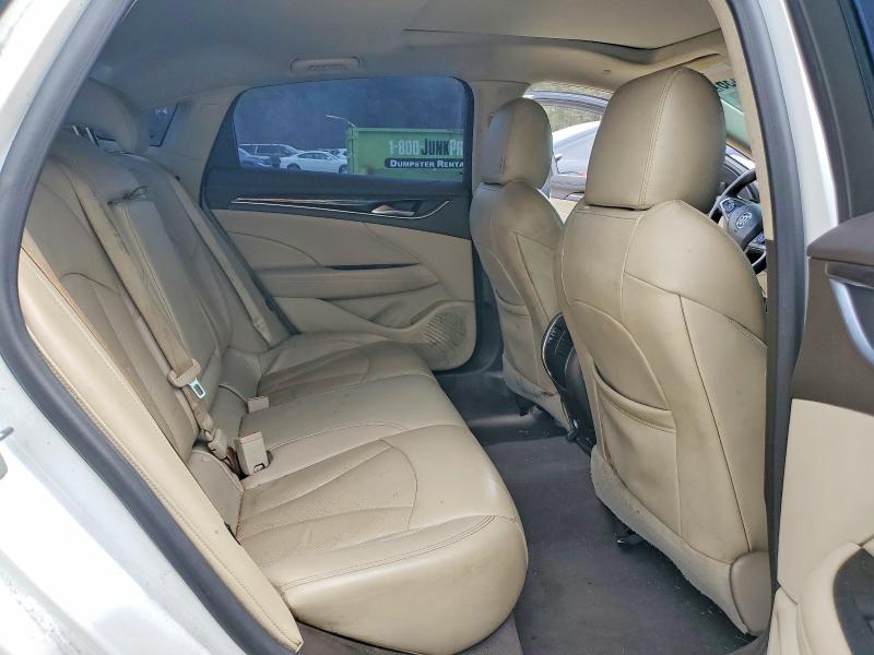 45782436 :رقم المزاد ، 1G4ZR5SS7HU125828 vin ، 2017 Buick Lacrosse مزاد بيع