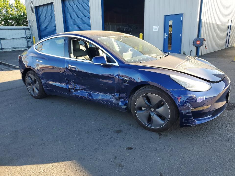 Продаж на аукціоні авто 2018 Tesla Model 3, vin: 5YJ3E1EA9JF160242, номер лоту: 47393926
