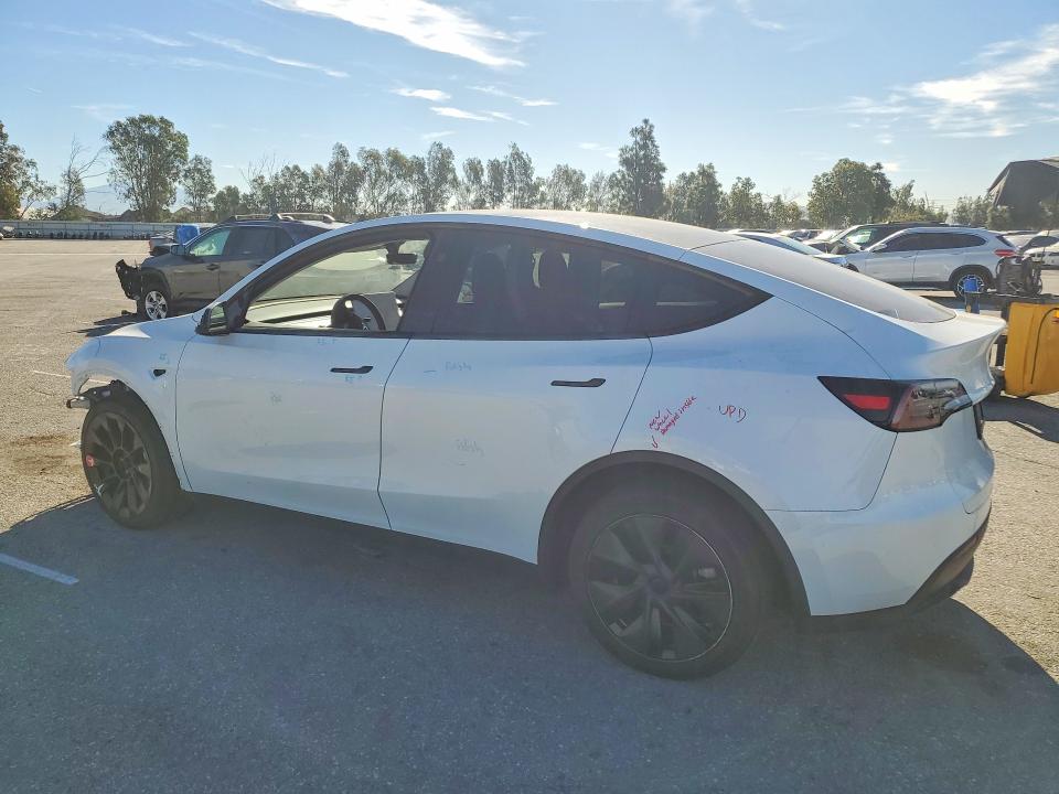 2024 Tesla Model Y მანქანა იყიდება აუქციონზე, vin: 7SAYGDEDXRF201522, აუქციონის ნომერი: 79655015