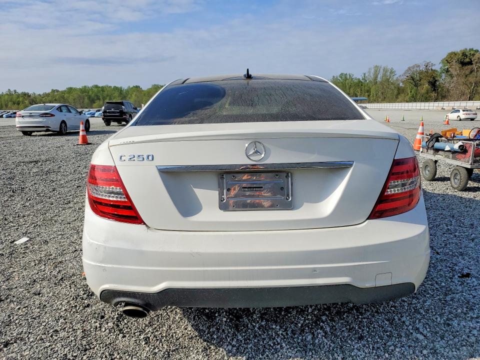Продажа на аукционе авто 2015 Mercedes-benz C, vin: WDDGJ4HB3FG360121, номер лота: 47985206