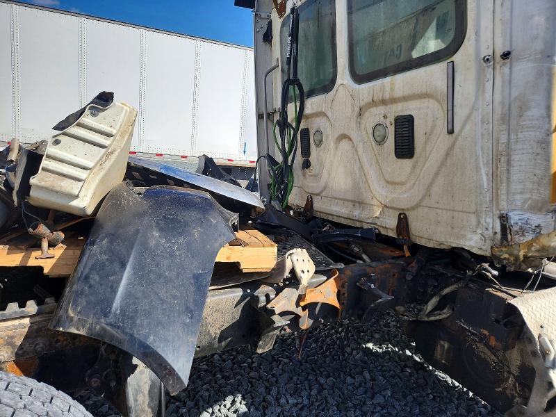 2013 Freightliner Cascadia მანქანა იყიდება აუქციონზე, vin: 3AKJGEDR6DSFG6587, აუქციონის ნომერი: 45461576