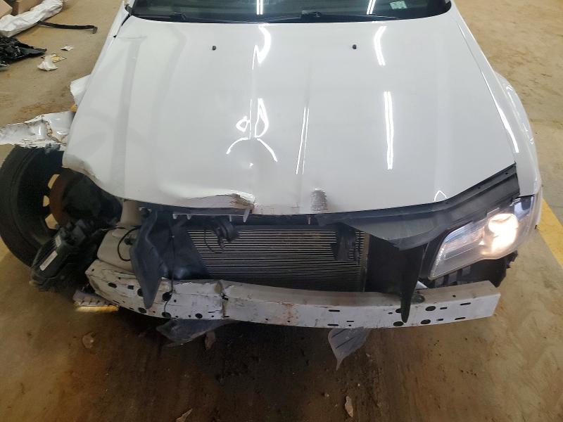 Auction sale of the 2017 Chrysler 300, vin: 2C3CCABG4HH549877, lot number: 46130756