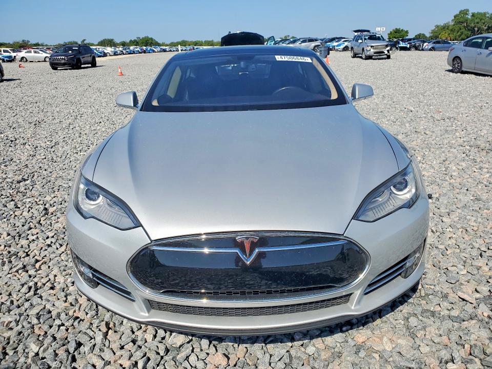 2013 Tesla Model S მანქანა იყიდება აუქციონზე, vin: 5YJSA1DP7DFP13116, აუქციონის ნომერი: 47506846