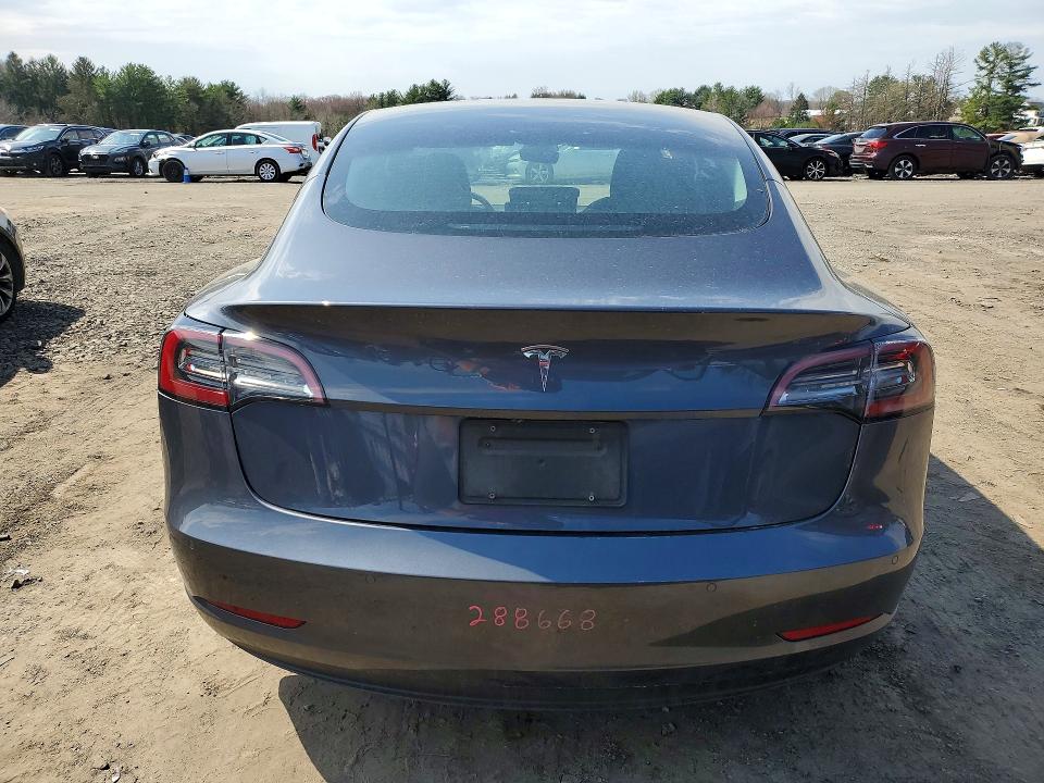 46990576 :رقم المزاد ، 5YJ3E1EA6NF288668 vin ، 2022 Tesla Model 3 مزاد بيع