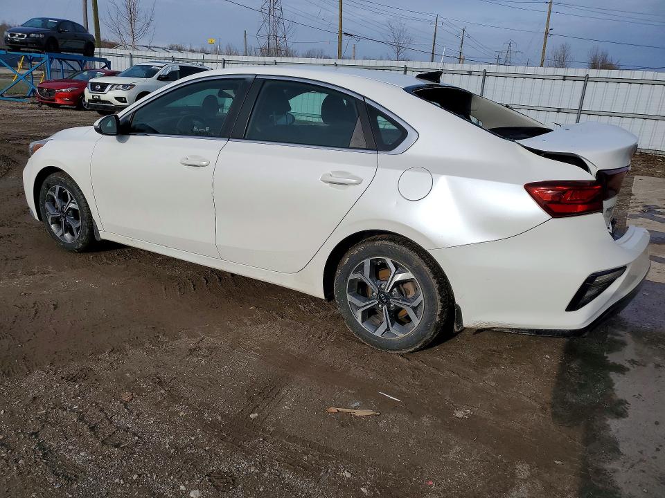 2020 Kia Forte მანქანა იყიდება აუქციონზე, vin: 3KPF54AD2LE207666, აუქციონის ნომერი: 47089956
