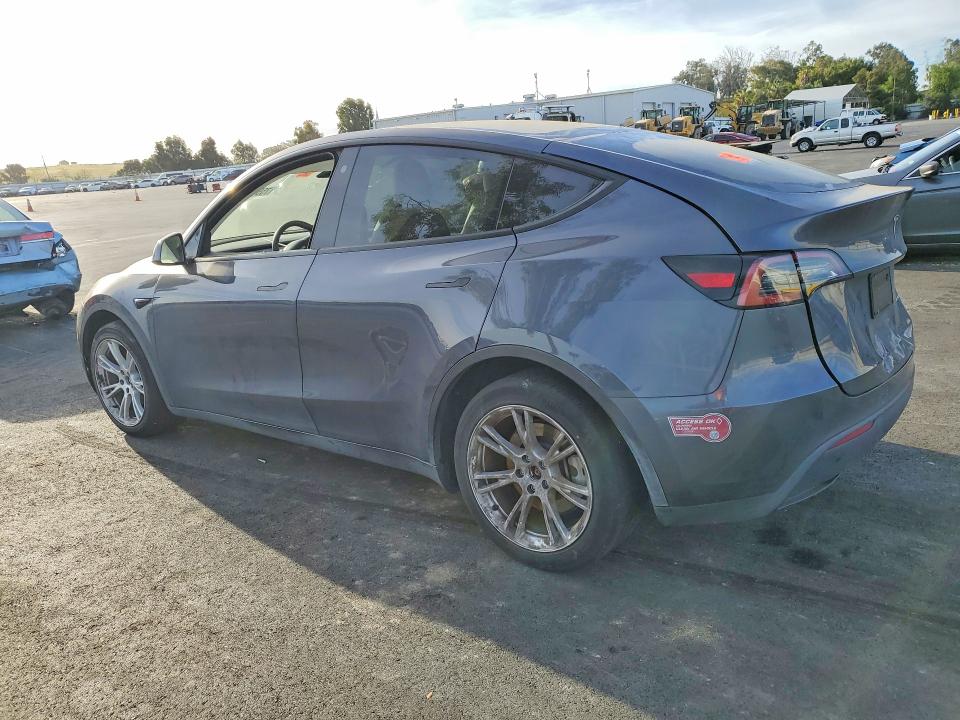 Продаж на аукціоні авто 2023 Tesla Model Y, vin: 7SAYGDEEXPF647479, номер лоту: 75580915