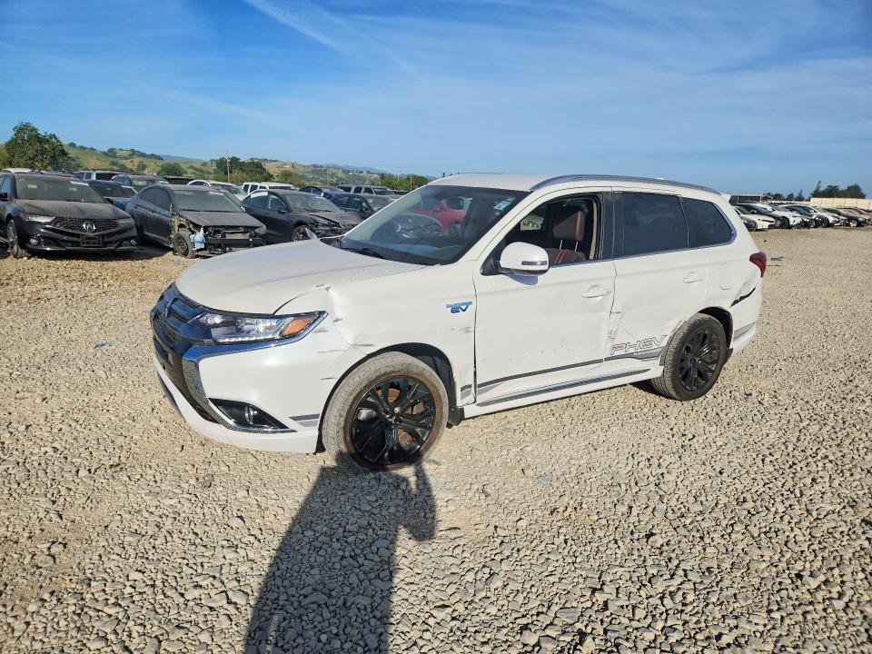 47177076 :رقم المزاد ، JA4J24A58JZ032170 vin ، 2018 Mitsubishi Outlander مزاد بيع